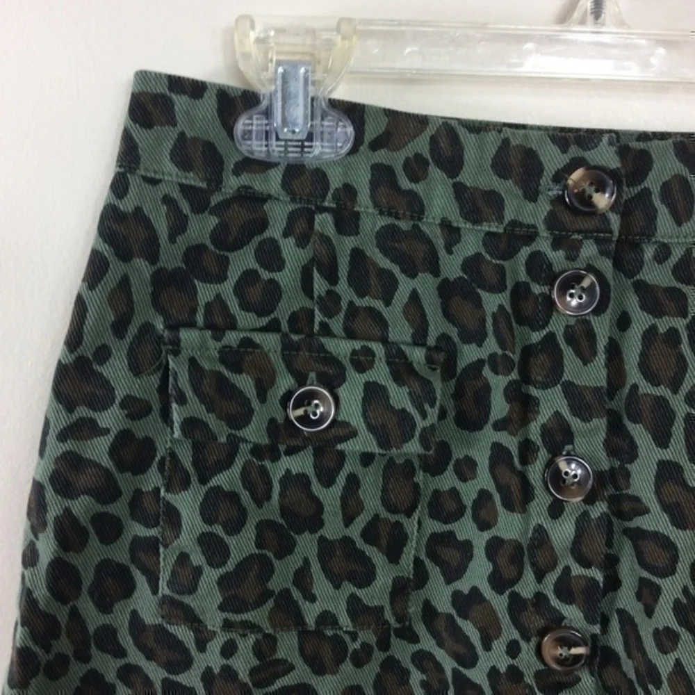 🎈3/$20!  NWOT Umgee green leopard print camo skirt. Small. 100% cotton
